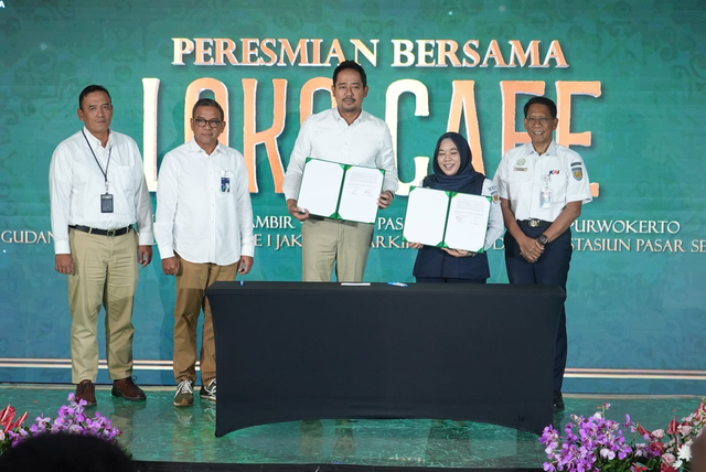 BRI dan PT Reska Multi Usaha sebagai anak usaha KAI jalin kolaborasi hadirkan pembayaran QRIS untuk Resto on Train dan Loko Café di Loko Café Stasiun Gambir, Jakarata, Senin (23/12/2024). Foto: Dok. BRI