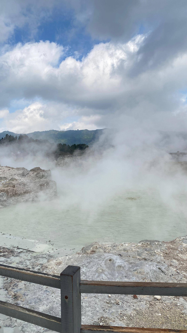 Keindahan Kawah Sikidang (Sumber gambar: Dokumen pribadi)