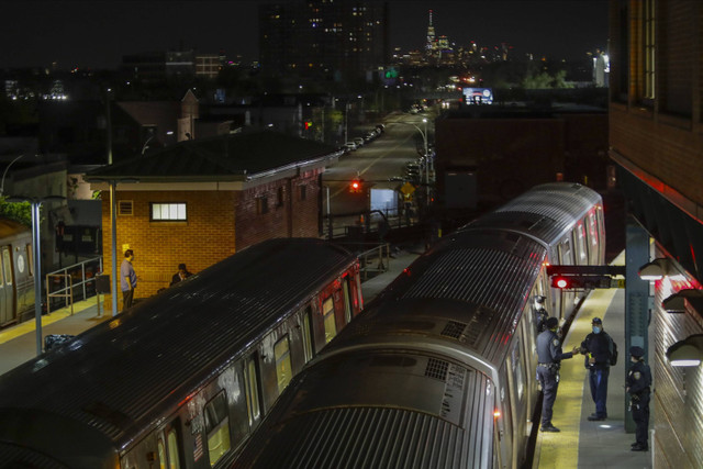 Kereta api di Coney Island Stillwell Avenue Terminal di wilayah Brooklyn, New York. Foto: Frank Franklin II/AP Photo