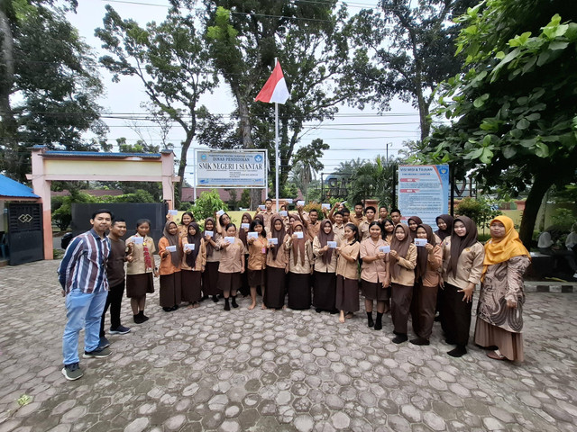 Bank Mandiri dorong Program Satu Rekening Satu Pelajar (KEJAR) kepada para pelajar lewat Tabungan Simpanan Pelajar (SimPel). Foto: Dok. Bank Mandiri