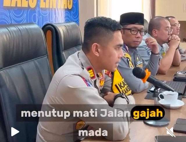 Rapat koordinasi kepolisian dan Jasa Raharja untuk pengamanan jalan di momen Nataru. Foto: Dok. instagram @kamsel_polda_kalbar