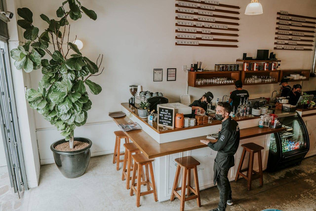 Cafe di Sukun Malang. Foto hanya ilustrasi bukan tempat/gambar sebenarnya. Sumber foto: Pexels-Amar Preciado