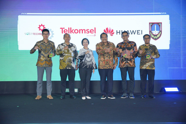 Huawei Indonesia mendorong kolaborasi ekosistem untuk memperkuat konektivitas lewat fiberisasi, 5G, dan pembangunan Gigacity.  Foto: Dok. Huawei