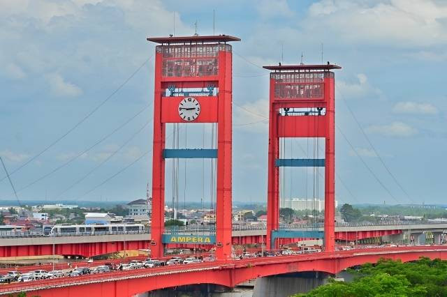 sumber foto https://palembang.go.id/charming/jembatan-ampera