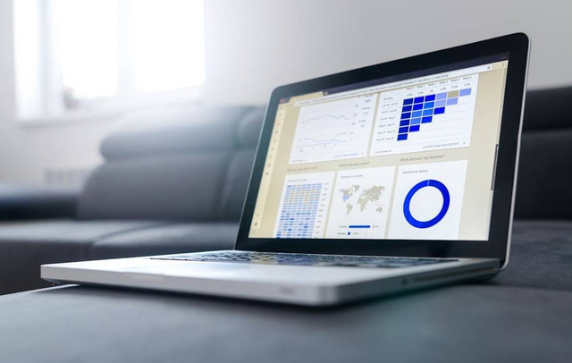 Ilustrasi Cara Membuat Spreadsheet  Sumber Unsplash/Lukas Blazek