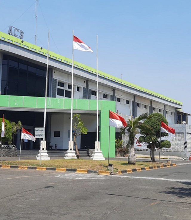 Bendera merah putih yang berkibar di PT Aerofood Indonesia (ACS) Unit Surabaya, Kredit Photo: Ahmad Zainuri