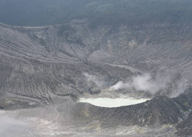 Ilustrasi Legenda Kawah Ratu, Unsplash/Windo Nugroho