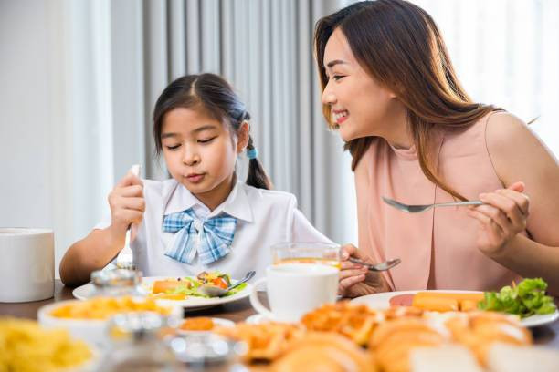 Ilustrasi Manfaat Keterlibatan Orang Tua Dalam Pendidikan Anak, Foto: Unsplash/Sorapop.