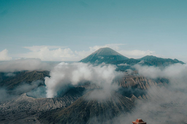 Ilustrasi Sejarah Gunung Krakatau, Foto: Unsplash/Riduwan Gustama