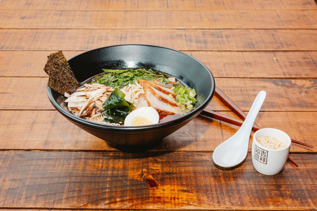 Ramen di Tunjungan Plaza. Foto hanya ilustrasi, bukan tempat sebenarnya. Foto: dok. Unsplash/Fotografía de Alimentos