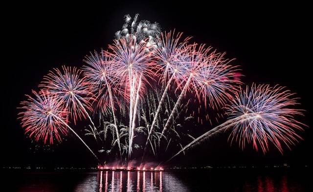 Acara Tahun Baru di Ancol. Foto hanya ilustrasi. Sumber foto: Unsplash/Rene