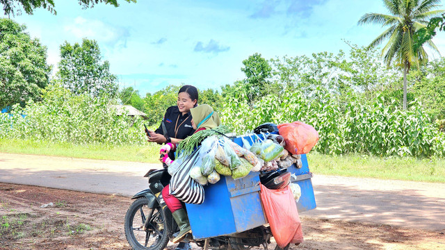 Agustina Etwiory, mantri BRI dalam memberdayakan klaster usaha di Distrik Tanah Miring, Kabupaten Merauke, Provinsi Papua Selatan. Foto: Dok. BRI