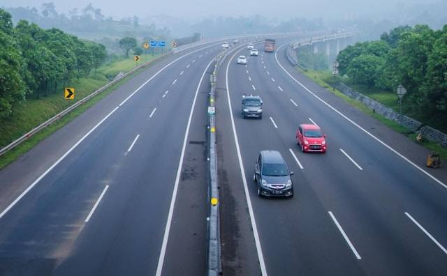 Ilustrasi tarif tol Semarang-Bawen Desember 2024. Foto: Unsplash/Abdul Ridwan