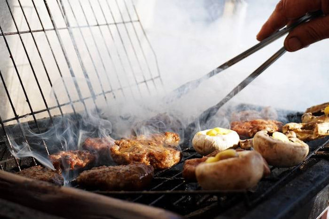 Toko Daging Nusantara Bandung. Foto hanyalah ilustrasi bukan tempat sebenarnya. Sumber: Unsplash/Ataberk Güler