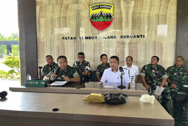 Pangdam I Bukit Barisan Mayjen TNI Rio Firdianto soal prajuritnya Serka H jadi tersangka kasus penganiayaan terhadap warga Deli Serdang. Foto: Tri Vosa/kumparan