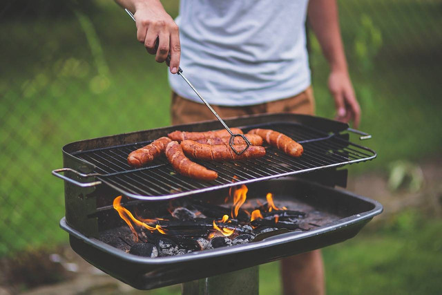 Sewa Alat Grill Surabaya. Foto hanya ilustrasi, bukan tempat sebenarnya. Sumber: Pixabay/kaboompics