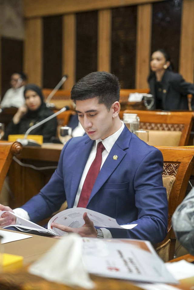 Artis Sekaligus Politisi PAN, Verrell Bramasta. Foto: Dok.Verrell BramastaArtis Verrell Bramasta menyebut kerjanya sebagai anggota dewan yang baru dilaluinya selama 3 bulan terakhir bukan hal mudah untuk dilakukan.