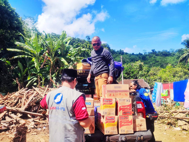 ARM HA IPB Lakukan Kaji Cepat dan Distribusi Bantuan Awal Bencana Sukabumi