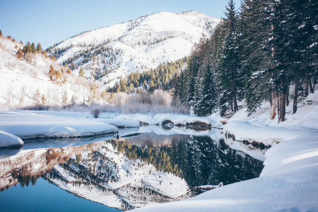 Wisata Mirip Swiss di Malang. Foto Hanya Ilustrasi, Bukan Tempat Sebenarnya. Sumebr Unsplash Colby Thomas