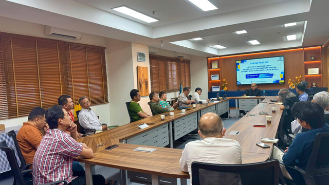 Suasana diskusi Praksis seri ke-4 di Jakarta, Jumat (27/12). Foto: Dok. Praksis