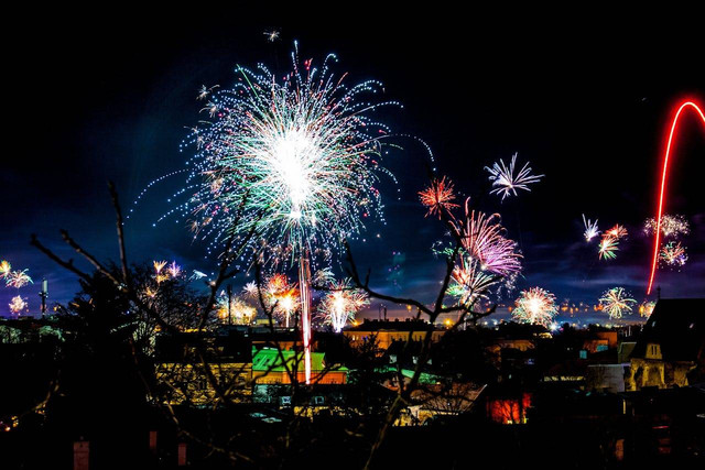 Acara Malam Tahun Baru 2025 di Makassar. Foto hanya ilustrasi bukan tempat/gambar sebenarnya. Sumber foto: Unsplash-Capture Blinks