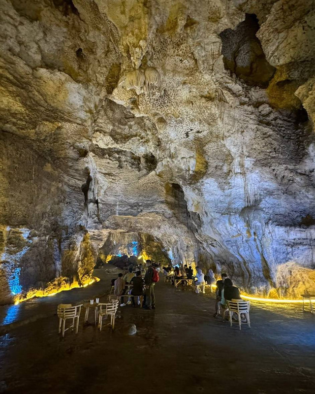 Suasana di dalam Gua Terawang Ecopark, di Desa Kedungwungu, Kecamatan Todanan, Kabupaten Blora, Jawa Tengah. Minggu (29/12/2024) (Aset: Priyo/BeritaBojonegoro)