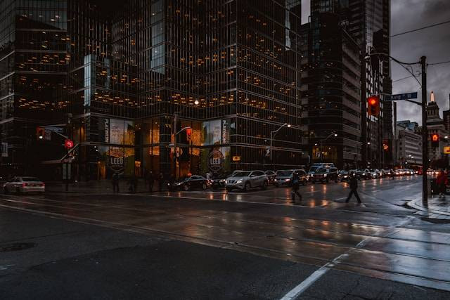 Car Free Night Puncak. Foto hanya ilustrasi, bukan tempat sebenarnya. Sumber: Unsplash/Ilya Cher