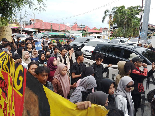 Massa Aliansi Jogja Memanggil menggelar aksi di kawasan Malioboro Yogya untuk menolak kenaikan PPN 12 persen. Foto: Ist/Baharudin Kamba