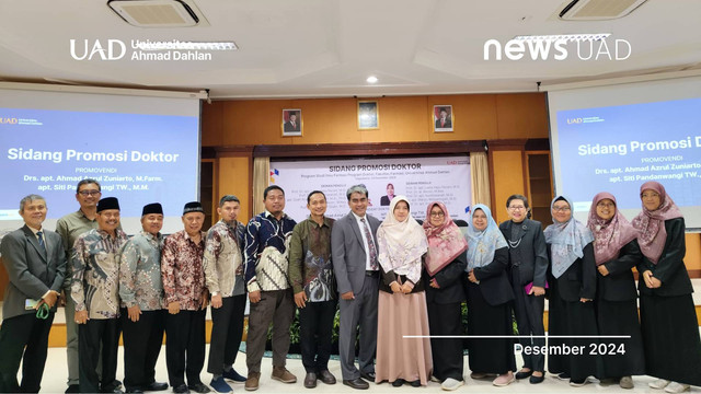 Sidang Promosi Doktor Ilmu Farmasi apt. Azrul dan apt. Pandan di Auditorium A Kampus III UAD (Dok. Isah)