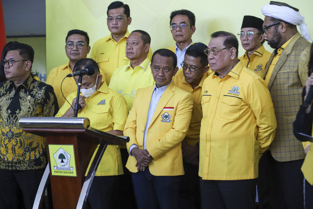 Ketua Umum Partai Golkar Bahlil Lahadalia memberikan keynote speech pada pembukaan Refleksi Akhir Tahun 2024 dan Outlook 2025 di DPP Partai Golkar, Jakarta, Selasa (31/12/2024). Foto: Iqbal Firdaus/kumparan