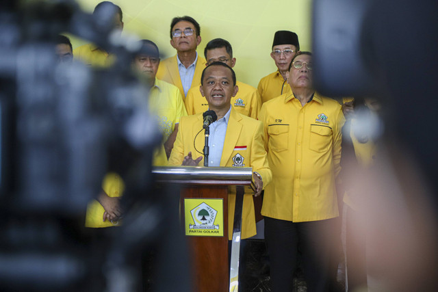 Ketua Umum Partai Golkar Bahlil Lahadalia memberikan keynote speech pada pembukaan Refleksi Akhir Tahun 2024 dan Outlook 2025 di DPP Partai Golkar, Jakarta, Selasa (31/12/2024). Foto: Iqbal Firdaus/kumparan