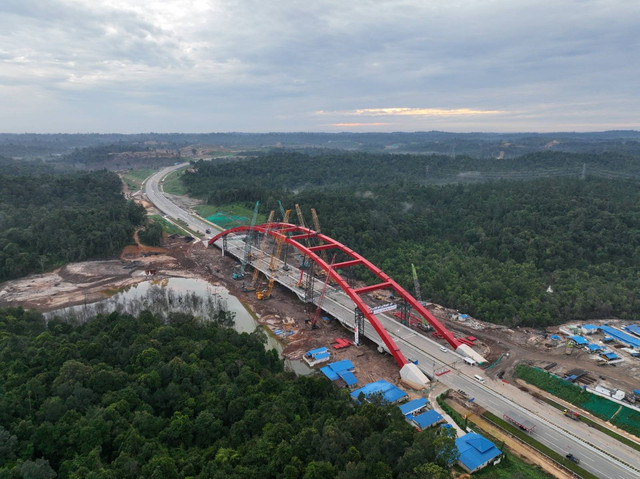 Jembatan Dirgahayu yang berada di Jalan TOL IKN Segmen Simpang Tempadung-Jembatan Pulau Balang. Foto: Waskita Karya