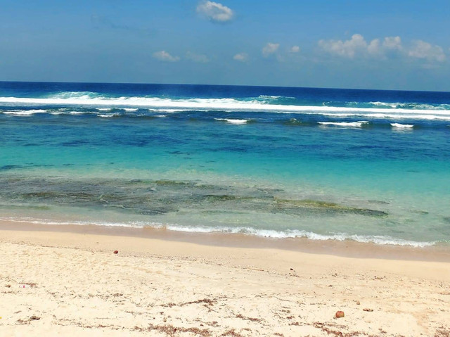 Foto : Pantai Pandawa [foto diambil oleh Faizha Dialova]; mikroplastik paling banyak ditemukan di lautan