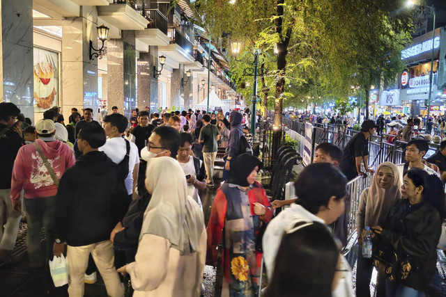 Suasana saat malam tahun baru di kawasan Malioboro, Yogyakarta, Selasa (31/12/2024). Foto: Arfiansyah Panji Purnandaru/kumparan