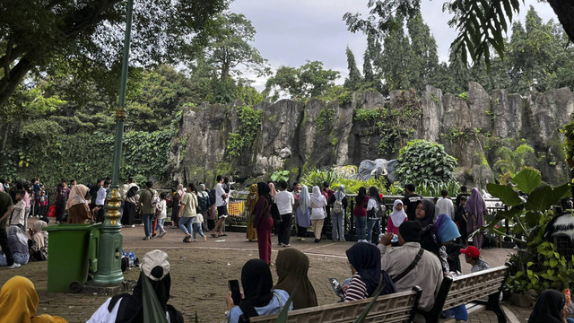 Situasi di Kebun Binatang Ragunan, Rabu (1/1/2024).  Foto: Rayyan Farhansyah/kumparan