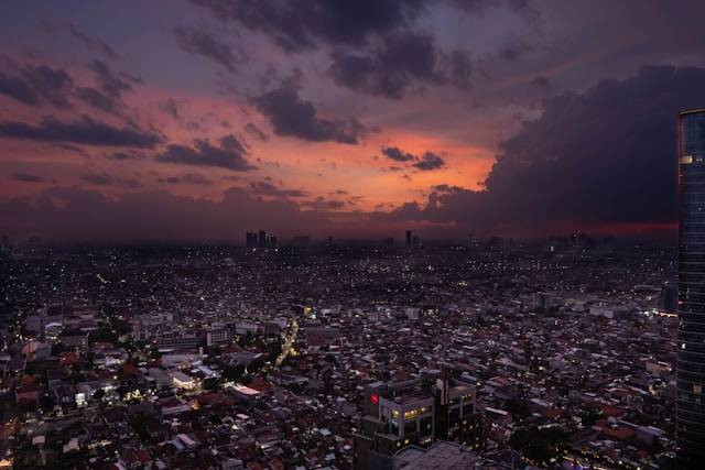 Telkom Landmark Tower Surabaya. Foto: Surabaya Cityscape. Sumber: Unsplash/oktavianus mulyadi