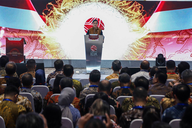 Sri Mulyani membuka perdagangan BEI Tahun 2025 di Bursa Efek Indonesia, Jakarta, Kamis (2/1/2025). Foto: Iqbal Firdaus/kumparan