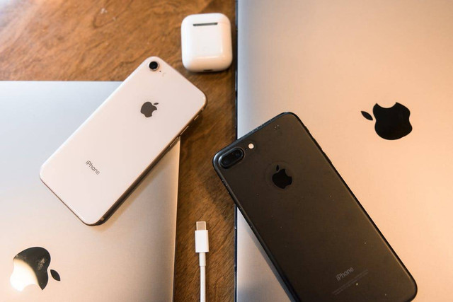 iPhone adalah smartphone yang dirancang dan dipasarkan oleh Apple Inc.. Foto: Pexels.com