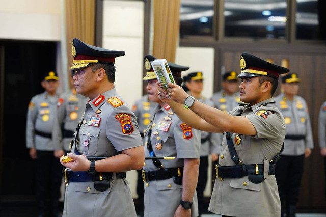 Suasana sertijab Kapolda Sumbar di Ruang Rupatama Polri, Rabu (1/1). Foto: Dok. Istimewa