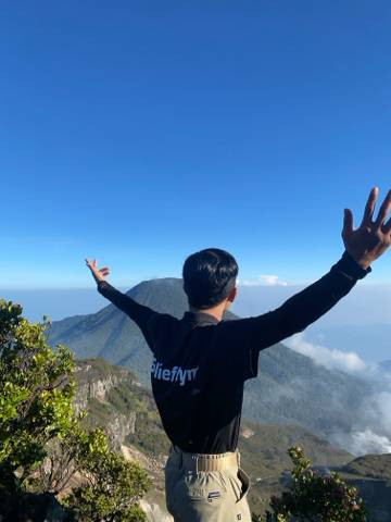 Gunung Gede, Cipendawa, Kabupaten Cianjur, Jawa Barat, Indonesia 07.16 WIB 16 April 2024. Dok : Haikal Ramadhan