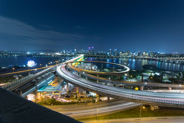 Jarak Solo-Surabaya via Tol. Foto hanya ilustrasi, bukan tempat sebenarnya. Foto: dok. Unsplash/Seung-Hyeon Kim