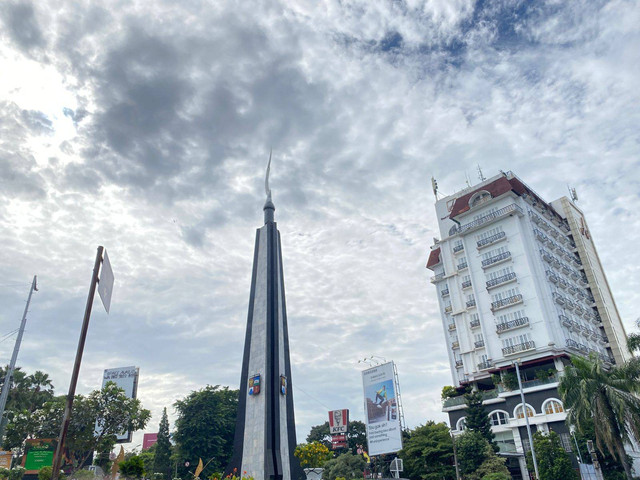 Tugu Kujang di Jalan Raya Padjajaran, Kota Bogor, Jawa Barat Sumber Foto: Dokumentasi Pribadi Muhammad Syauqi Ramadhan