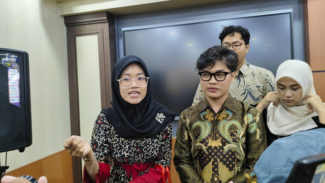 Enika Maya, salah satu dari empat mahasiswa Fakultas Syariah dan Hukum UIN Sunan Kalijaga Yogyakarta penggugat presidential threshold di MK. Foto: Arfiansyah Panji Purnandaru/kumparan