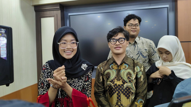 Enika Maya, salah satu dari empat mahasiswa Fakultas Syariah dan Hukum UIN Sunan Kalijaga Yogyakarta penggugat presidential threshold di MK. Foto: Arfiansyah Panji Purnandaru/kumparan