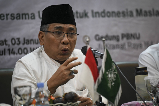 Ketua Umum Pengurus Besar Nahdlatul Ulama (PBNU) Yahya Cholil Staquf memberikan pemaparan dalam acara Ngopi Bareng Gus Yahya dengan Sahabat Media di Gedung PBNU, Jakarta, Jumat (3/1/2025). Foto: Muhammad Ramdan/ANTARA FOTO