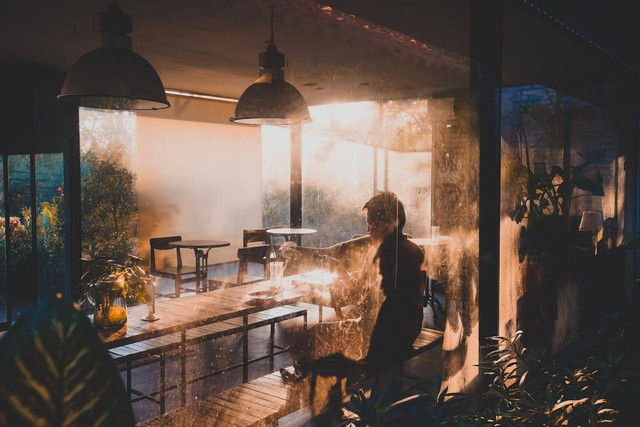 Cafe Poncokusumo Malang, Foto Hanya Iustrasi, Bukan Gambar Sebenarnya, Sumber Foto: Pexels/Ivan Ardiansyah