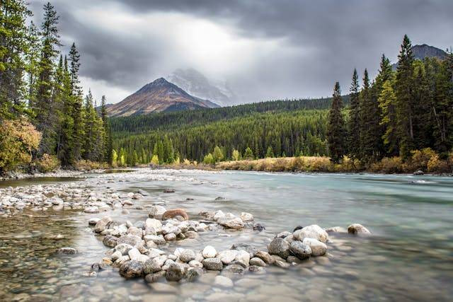 Watu Lumbung Kali Tlogo. Foto hanya ilustrasi, bukan tempat yang sebenarnya. Sumber  pexels.com/Pixabay