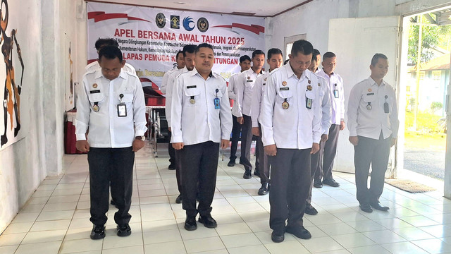 Menko Bidang Hukum, HAM, Imigrasi dan Pemasyarakatan Pimpin Apel Awal Tahun 2025 (1)