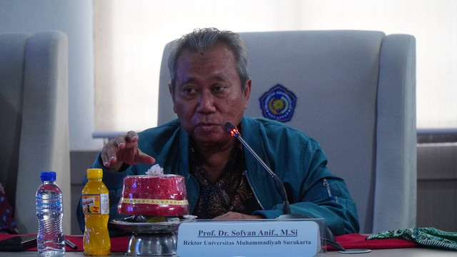 Rektor Universitas Muhammadiyah Surakarta (UMS) Prof Sofyan Anif