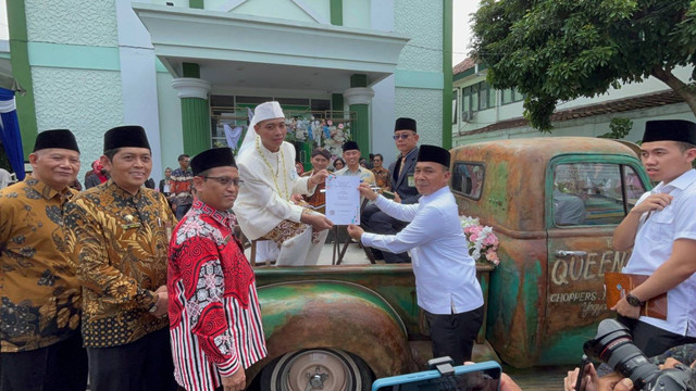 Menteri Kependudukan dan Pembangunan Keluarga sekaligus Kepala BKKBN, Wihaji, menjadi saksi nikah pada hari pertama program Sepekan Nikah Bareng oleh Fortais, Kamis (2/1). Foto: Iqbaltwq/Pandangan Jogja